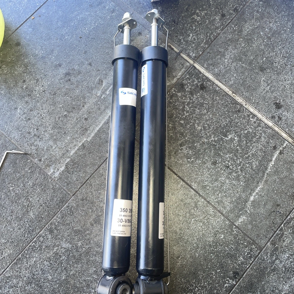 Supporto Ammortizzatore LEMFÖRDER 42440 01 Per Fiat Tipo (2016) | Gomma-Metallo OE 51983626
