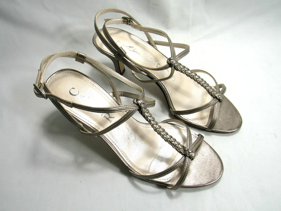 Sandalia Caparros Avalon Mushroom Metalic T-Strap Talla 6.5 EE. UU. Foto 2 de 4