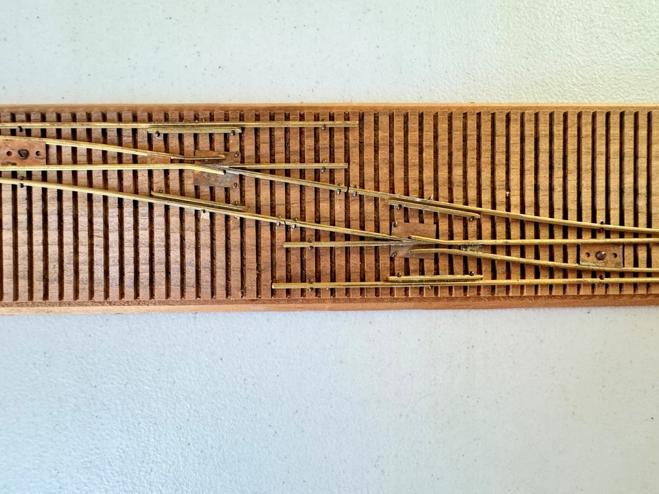 Tru-Scale HO #6 Right Hand Crossover-Brass Rails-Code 100 w/box - VGC - Image 4 of 4