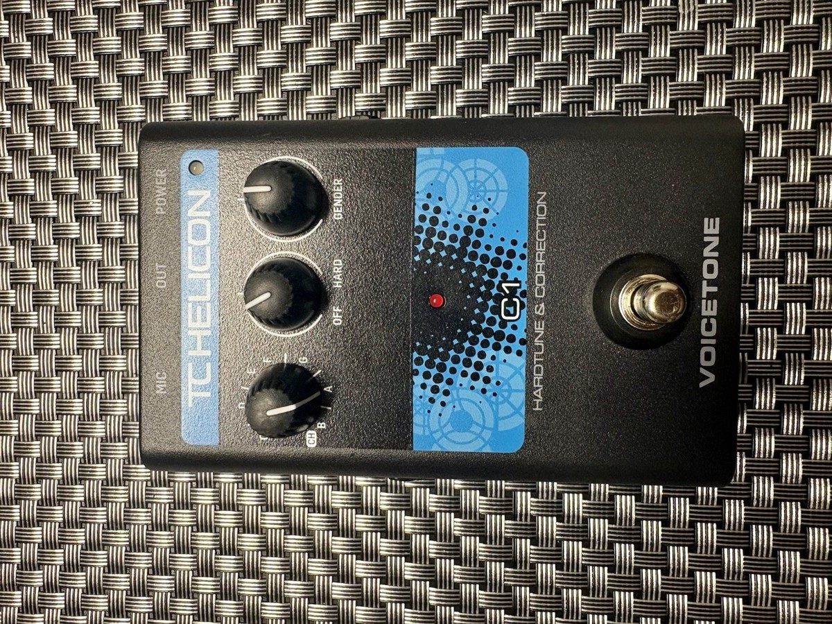 TC Helicon VoiceTone C1 HardTune Pitch Correction Pedal Power