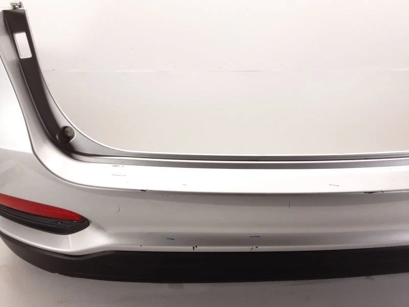 Parachoques trasero KIA SORENTO 19-20 sin asistencia de estacionamiento  Foto 3 de 4