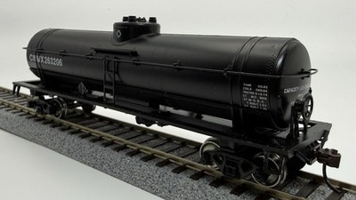 HO Athearn CNWX 263206 Tank Car Metal Wheels Kadee Couplers