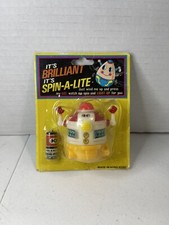 ROBOT HARD PLASTIC SPIN-A-LITE TOY TOP VINTAGE MADE IN HONG KONG