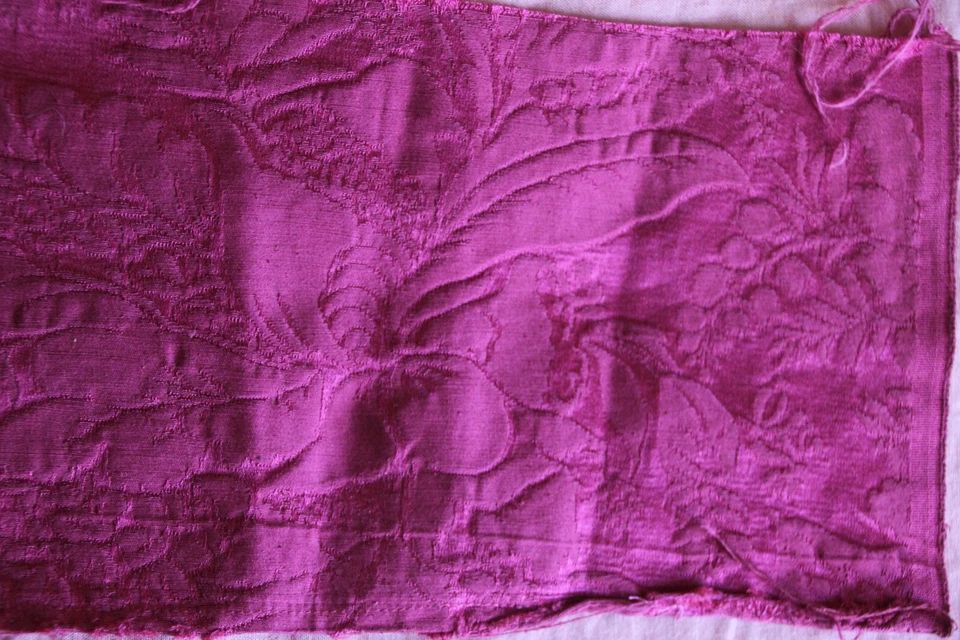 Bande de soie rose pour napperon - Photo 3/4