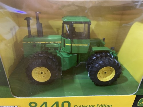 Ertl John Deere 8440 4WD Tractor With Duals. 1/32 Scale. NIB - Picture 2 of 5