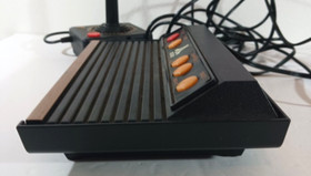 ATARI FLASHBACK 2 Classic Game CONSOLE TV Plug In 40 Built In Games +CONTROLLERS