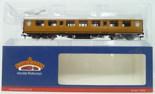 BACHMANN 34-385 THOMPSON 3RD CLASS CORRIDOR LNER TEAK OO GAUGE