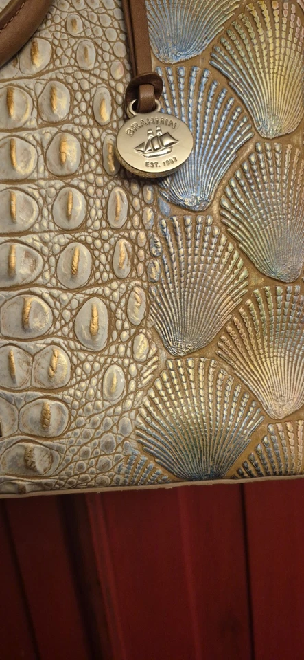 Большая сумка Brahmin модель Duxbury Scallop Bondi пастель ракушка тисненая кожа б/у в отличном состоянии - Изображение 4 из 4