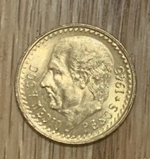 1945 DOS Y MEDIO 2.5 Pesos Gold Coin