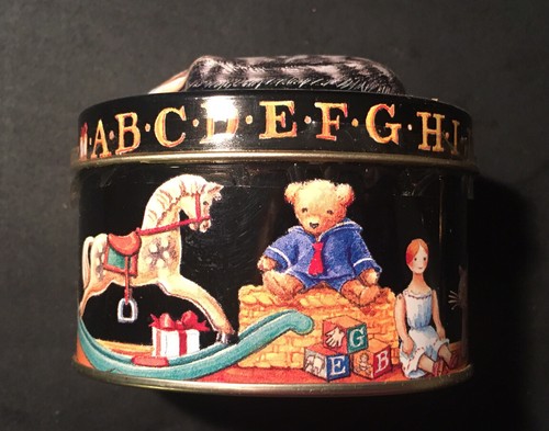 Sleeping Kitty Cat Embossed Oval Tin - Beautiful Storage Slight Marks Imperfect - Picture 4 of 4