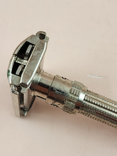 Vintage Gillette 1962 H2 Slim Adjustable Safety Razor TTO In Case - Picture 7 of 10