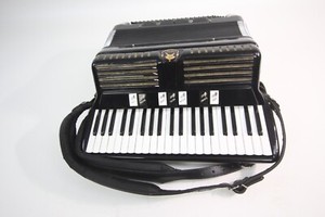 La Prima Accordion Model 6241 41 keys 2 switches 120 bass Clarinet Bassoon