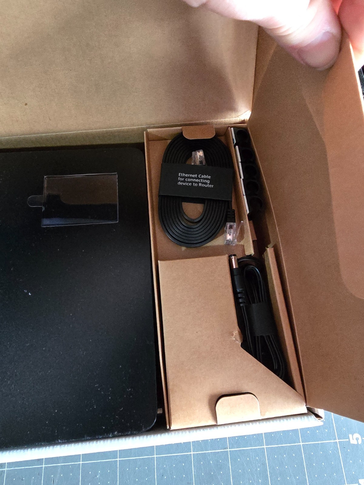 Verizon Wireless LTE Network Extender ASK-SFE116 Signal Booster - Open Box
