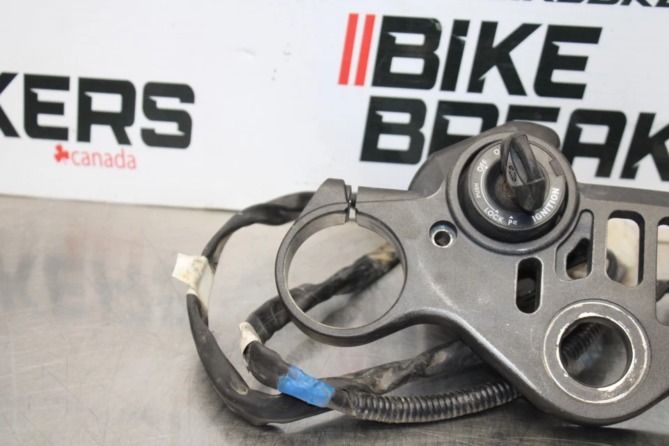 15-17 YAMAHA YZF R1 IGNITION LOCK W KEY & UPPER TREE BB190 - Image 2 of 4