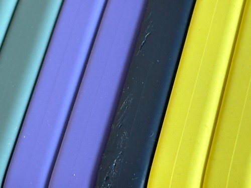 Lote de 47 fundas oficiales originales de Apple y fundas Otterbox para iPhone 14 Pro - Imagen 18 de 24