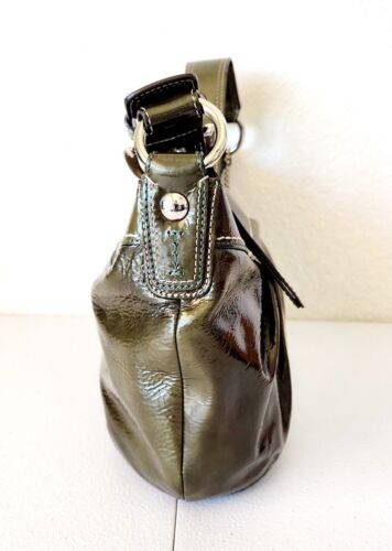 Bolso de hombro Coach Hobo de charol con herrajes plateados, verde oliva - Imagen 3 de 20