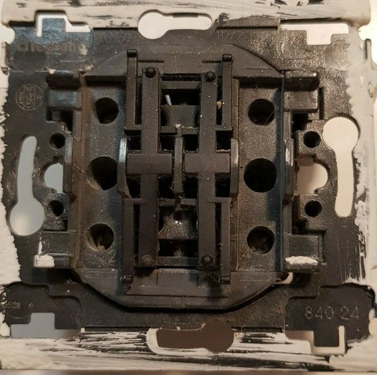 92425 legrand sagane bouton poussoir silex complet Neuf 84004