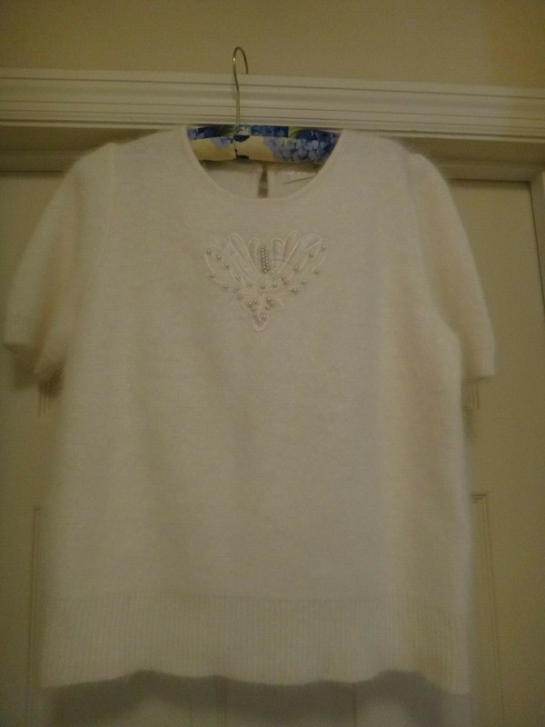 Beautiful Warm and Fluffy Angora Sweater in White Size M