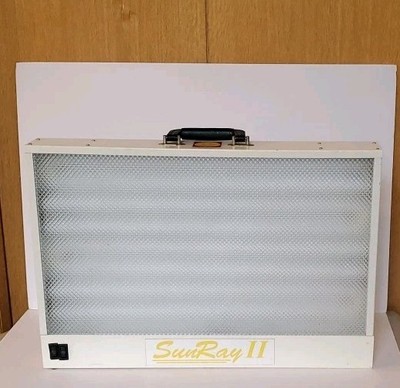 Sun Box Company Sun Ray II  Light Box Lamp Working Bulbs Included / Phototherapy