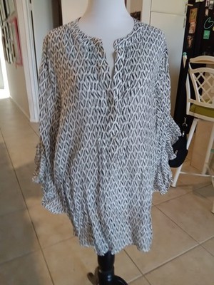 Vince Camuto Women's Size XXL black White Z Pattern Light Flowy Ruffles Sleeves
