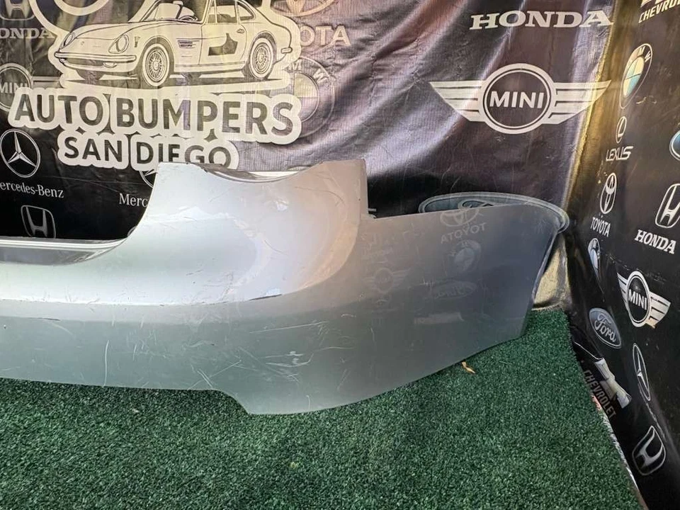 Cubierta de parachoques trasero OEM 1K580742 2005-2010 VW Volkswagen Jetta Foto 2 de 4