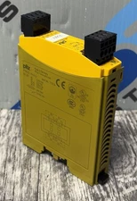 PILZ PNOZ mo4p 773536 SAFETY RELAY