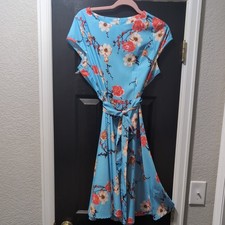 Women's Blue Floral Short Sleeve round Neck Knee length dress Regular Size L