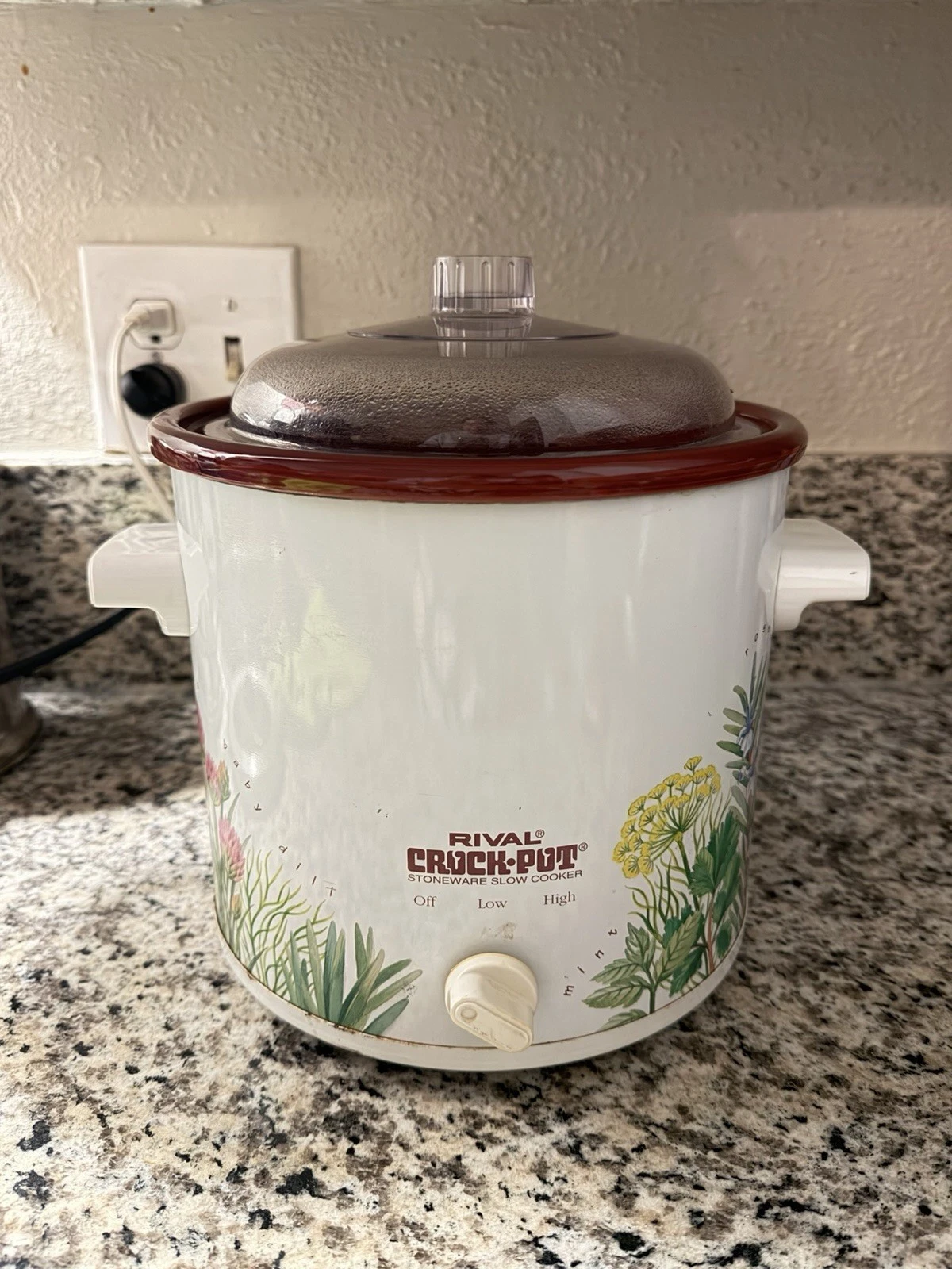 Rival Crock Pot Model 3150 3.5 Quart Herbs Design Red White Vintage Slow Cooker