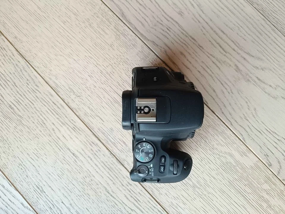Canon EOS 200D, foto 2 di 5