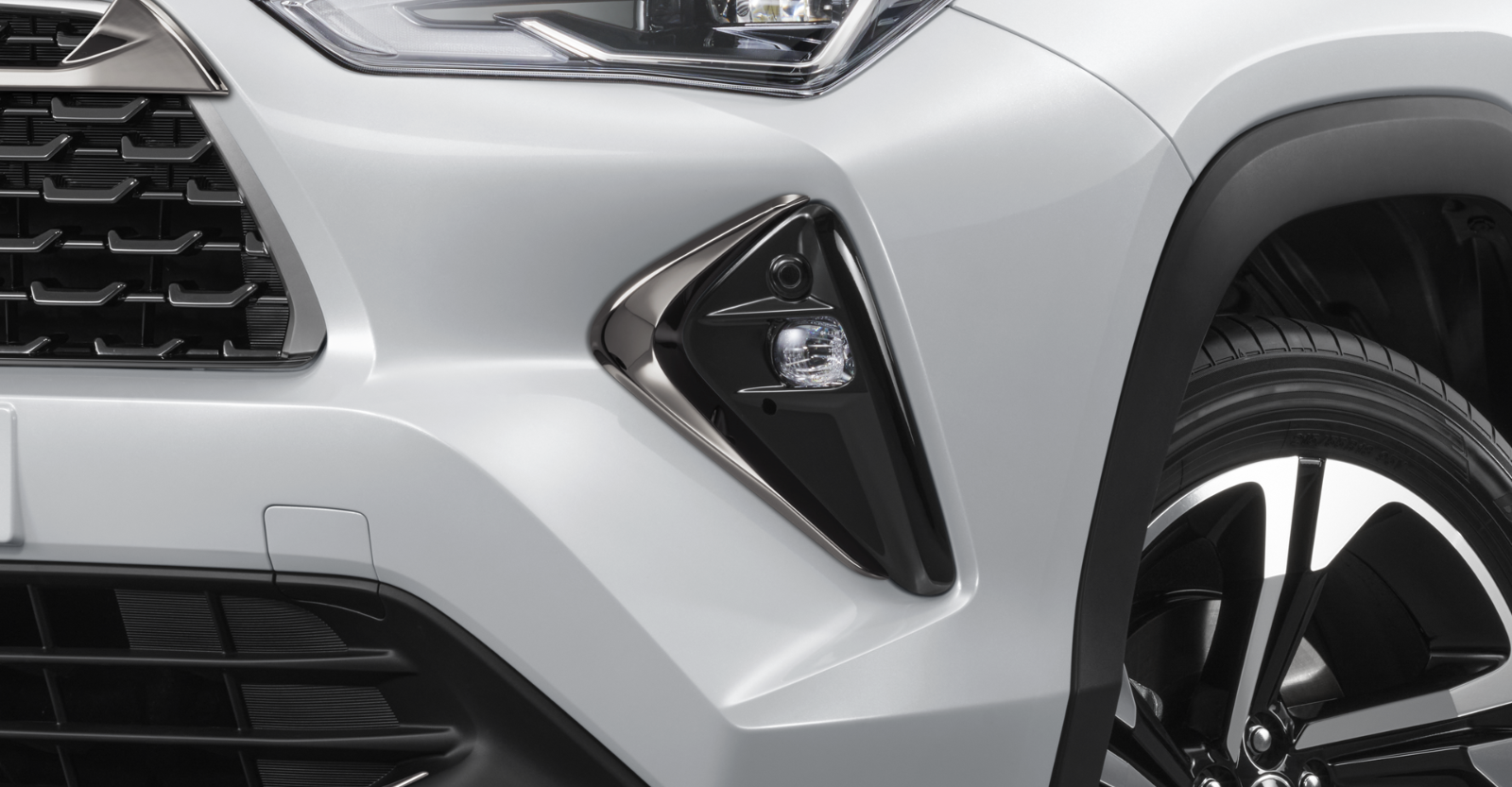 5pcs 24 Yaris CROSS Garnish Black Chrome & Rear cargo Genuine Toyota ...