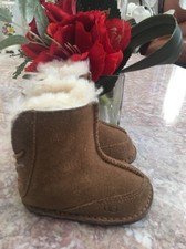 UGG Infant Chestnut Brown Sheepskin Suede Leather Boo Boots Size S S/N 5206 EUC