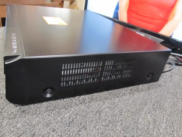 Combo grabadora DVD VCR Panasonic DMR-EZ47V negra/renovada con 1 año de garantía. Foto 4 de 4