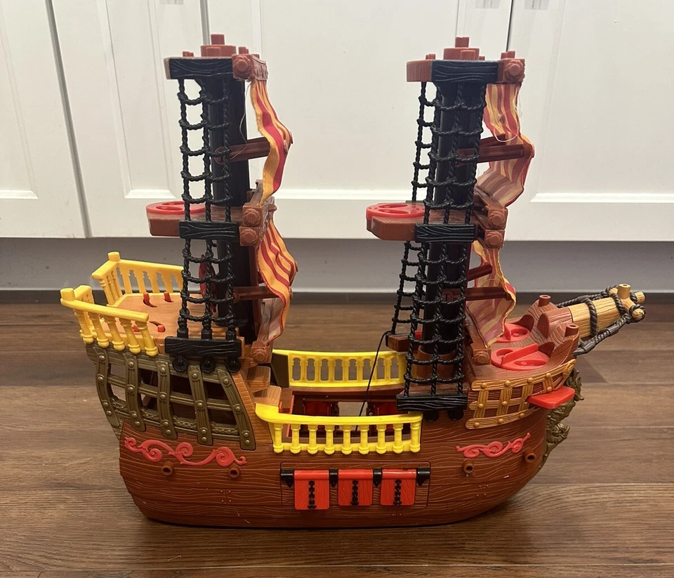 Barco pirata de juguete Fisher Price (2006). Imaginext L1284 Mattel Adventures. Retirado. Foto 3 de 4