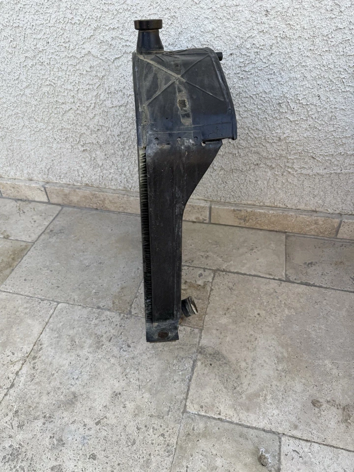 Radiador Ford Modelo T retirado del Modelo T 1922. Foto 4 de 4