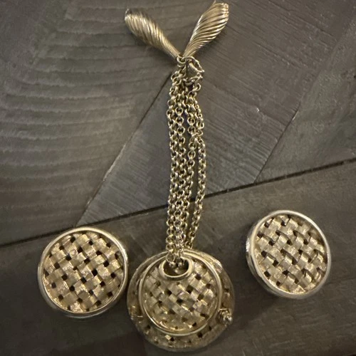 Sarah Coventry Gold Tone Basket Weave Brooch Set Vintage Costume Jewelry