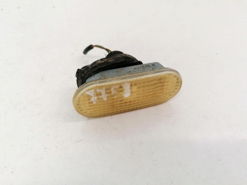 e1001765 Seitenblinker (Kotflügelblinker) Vorne Rechts  Volkswag DE1560582-69