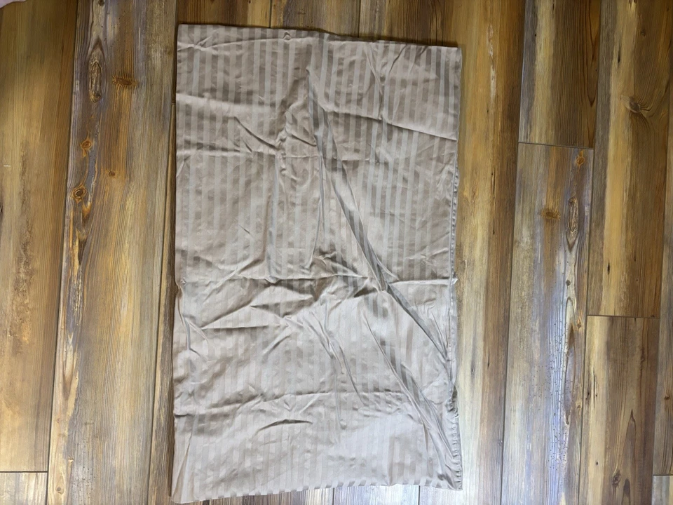 Sábana plana y funda de almohada FieldCrest Luxury damasco a rayas tamaño completo color topo Foto 2 de 4