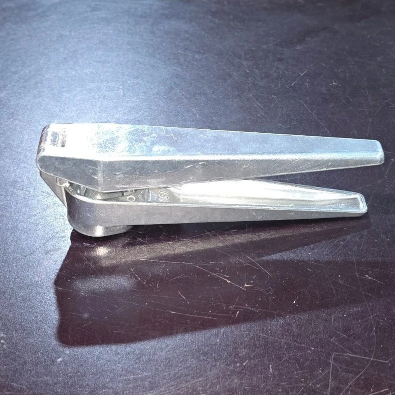 Zyliss Susi Garlic Press Vintage Silver Cast Aluminum Made in Switzerland
Opens in a new window or t