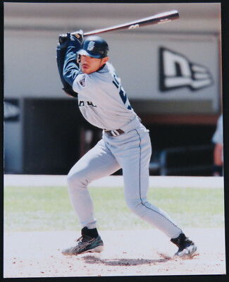 Ichiro Suzuki Seattle Mariners Baseball MLB Unsigned 8x10 Color
