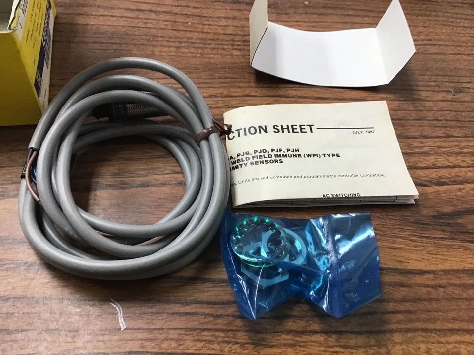 Square D 9006 PJF112N 18MM Cylindrical Proximity Switch (TA18MS) - Image 3 of 3