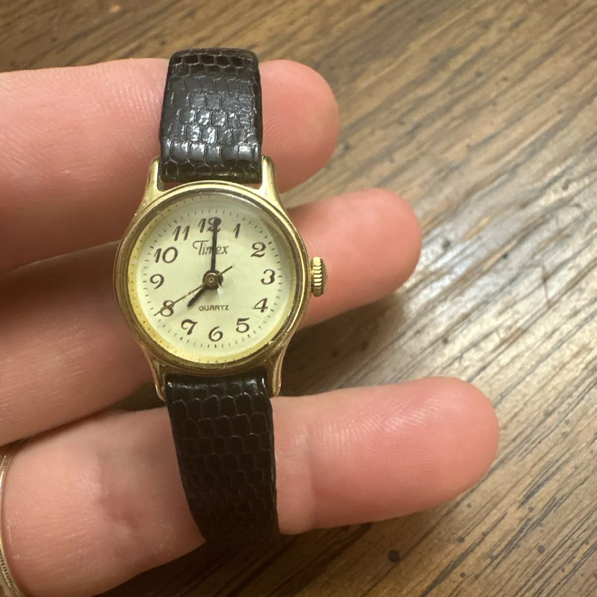 Timex Men s watch. Large face with gold trim. 377 BA CELL T B4 eBay