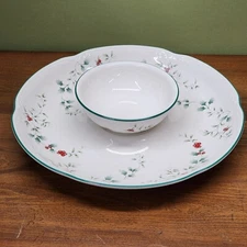 VINTAGE Pfaltzgraff Winterberry Chip 'N Dip Plate & Bowl Set USA