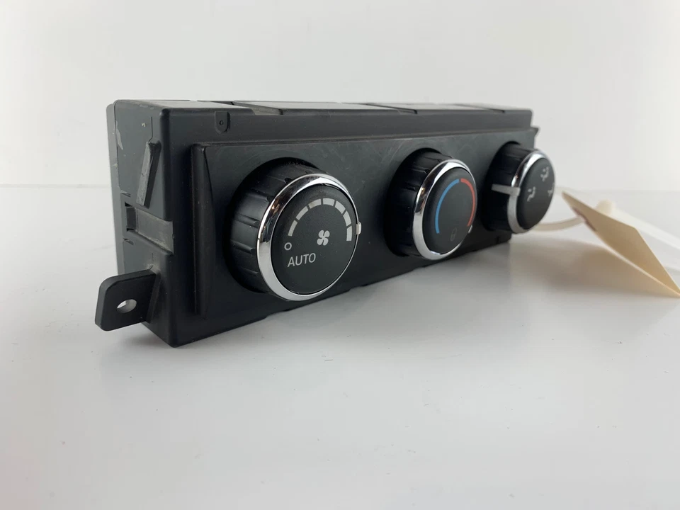 2014 Chrysler Town And Country AC Heater Climate Temperature Control OEM - Image 2 of 4