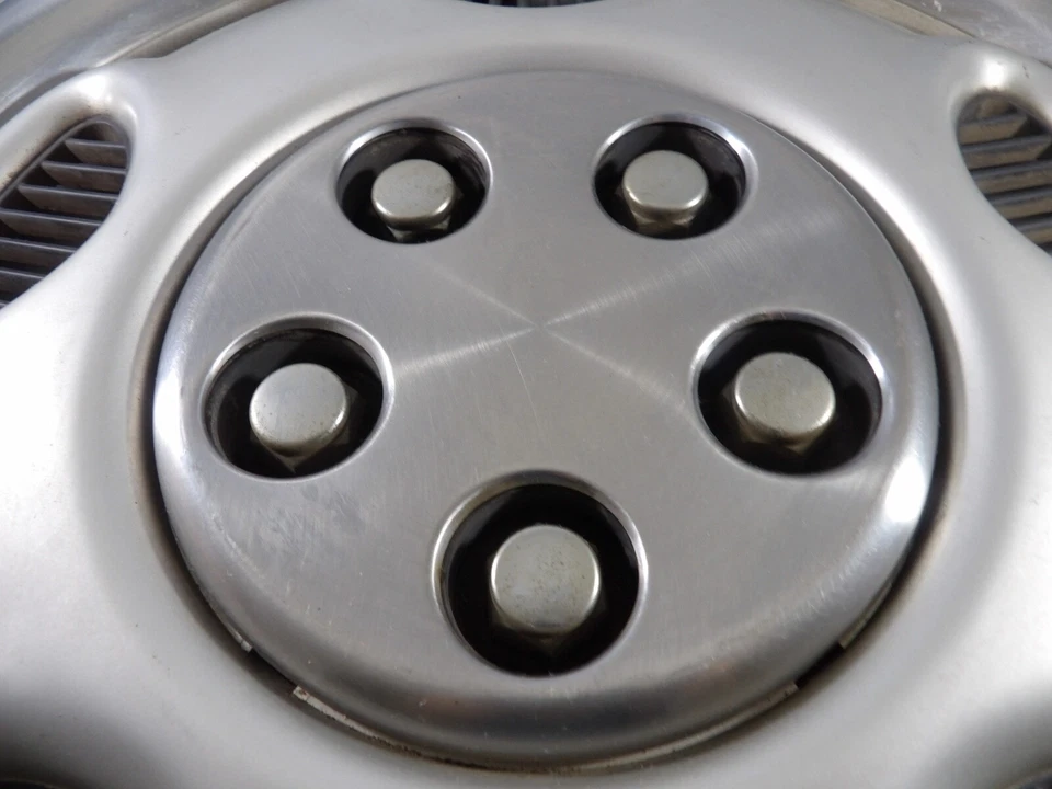 Cubierta de rueda tapacubos 4472032 OEM 1991 1992-1993 Dodge Grand Caravan Daytona 15" Foto 2 de 4