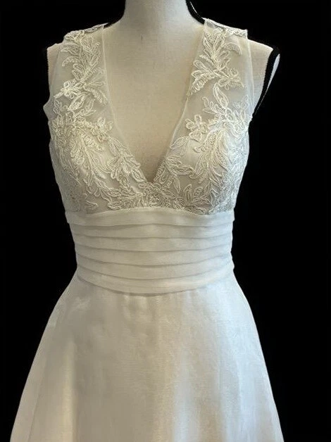 Sweetheart Bridal Ivory Embroidered Organza Wedding Gown Size 10 $699 - Image 3 of 3