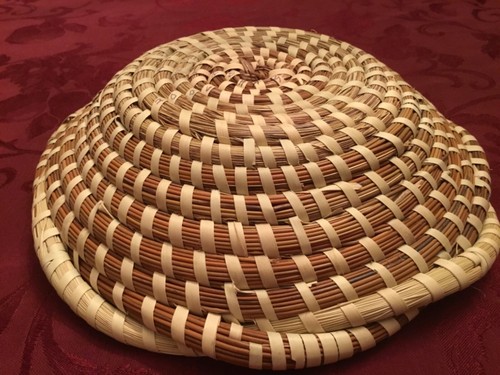 Sweetgrass geflochtener mehrfarbiger Schüssel Korb 10 3/4" signiert 2006 - Bild 5 von 5