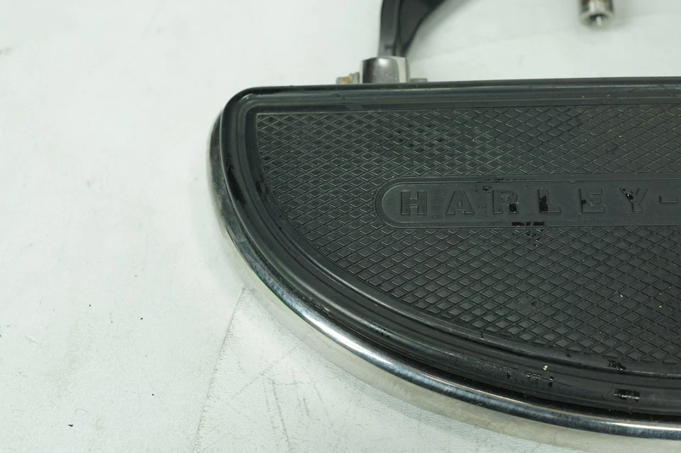 Harley Softail Heritage Classic 2010 fabricante de equipos originales izquierda derecha conductor reposapiés Foto 4 de 4