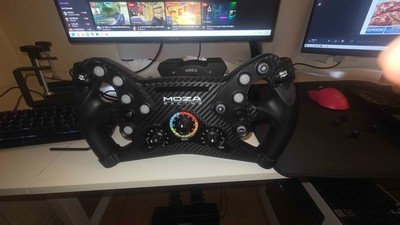 Moza R9 V3 Direct Drive Sim Racing Wheel Bundle With Desk Clamp
