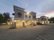 PENTHOUSE OFFICE SPACE IN MIAMI TAMIAMI AIRPORT AREA. UNIQUE AND ONE OF A KIND