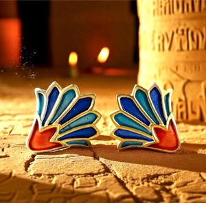 Authentic RARE 70'S CROWN TRIFARI EGYPTIAN REVIVAL GOLD PLATED TULIP DESIGN CLIP EARRINGS